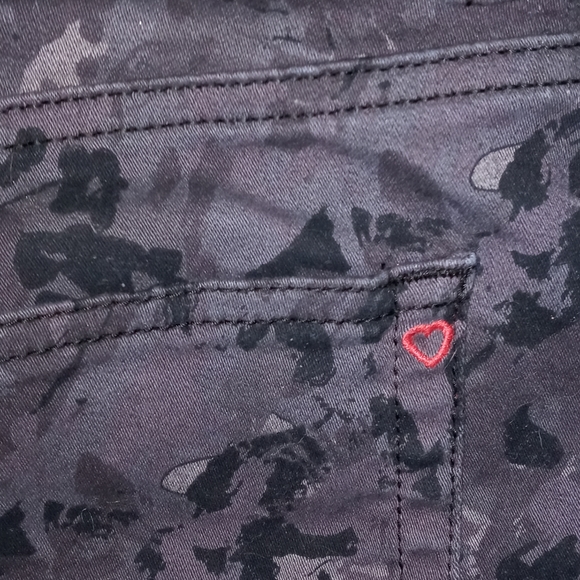 ellen degeneres Love collection camo jeans - Picture 3 of 7